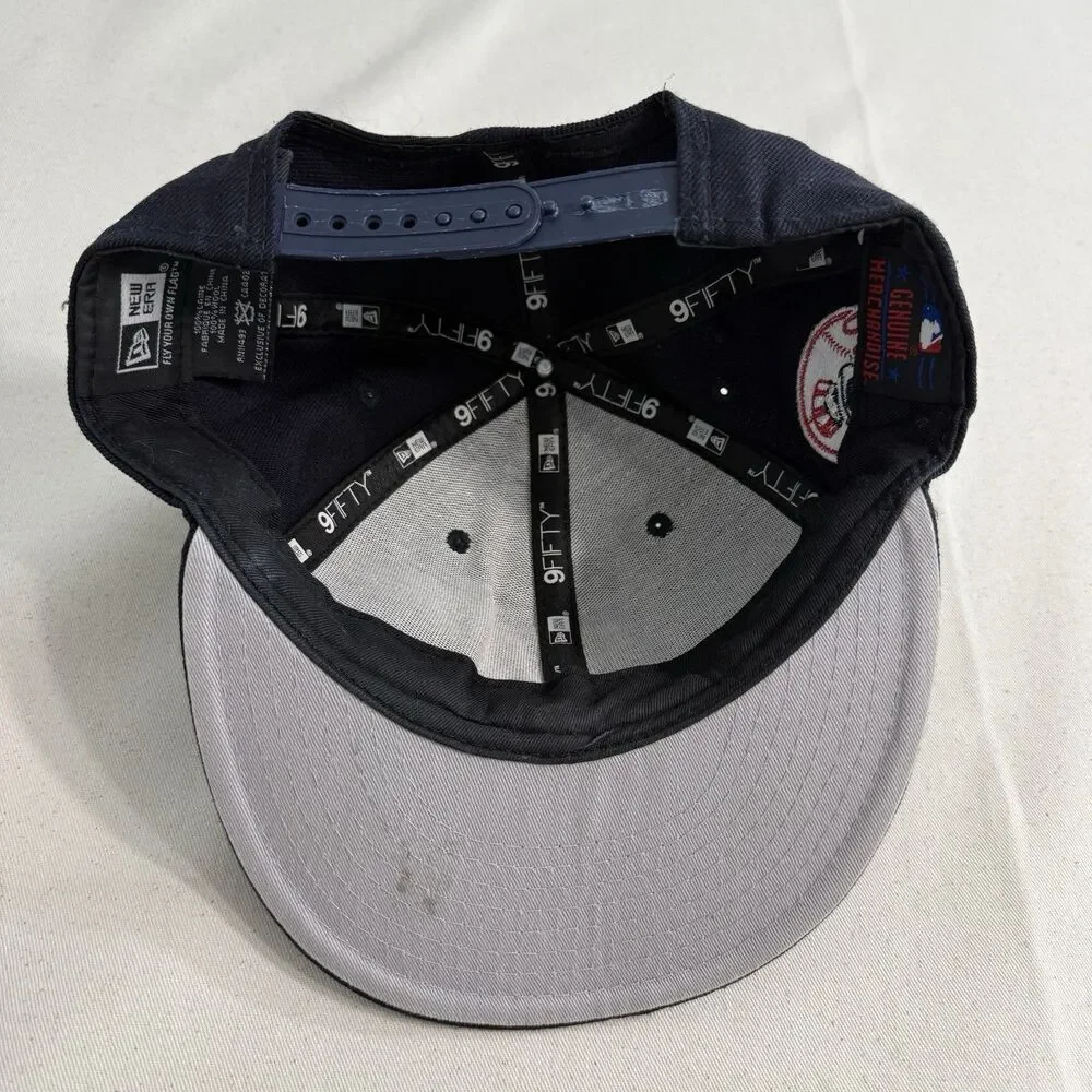 New York Yankees Hat Cap Adjustable Mens Medium-Large MLB Baseball New era